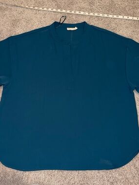 Women’s Relaxed Teal Short-Sleeve Shirt